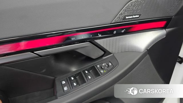 BMW 5 Series (G60) 2025 Белый из Кореи, фото 4