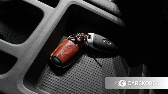 Hyundai Staria 2021 Серебряный из Кореи, фото 4