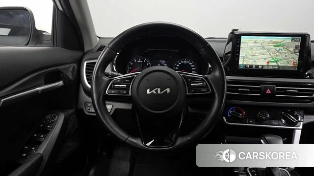 Kia Seltos 2022 Белый из Кореи, фото 4