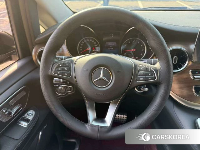 Mercedes-Benz V-class 2023 Черный из Китая, фото 4