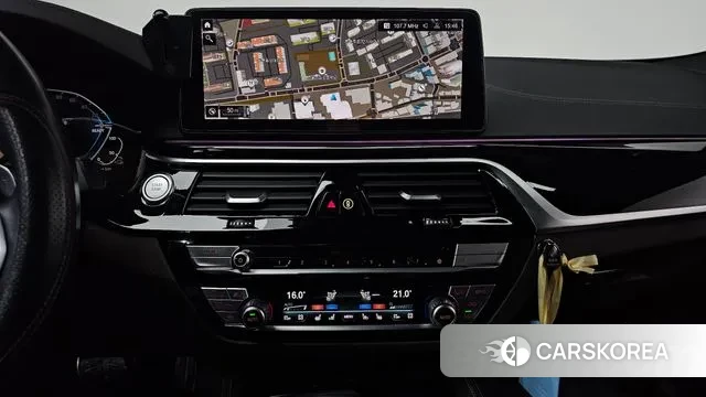 BMW 5 Series (G30) 2022 Белый из Кореи, фото 4