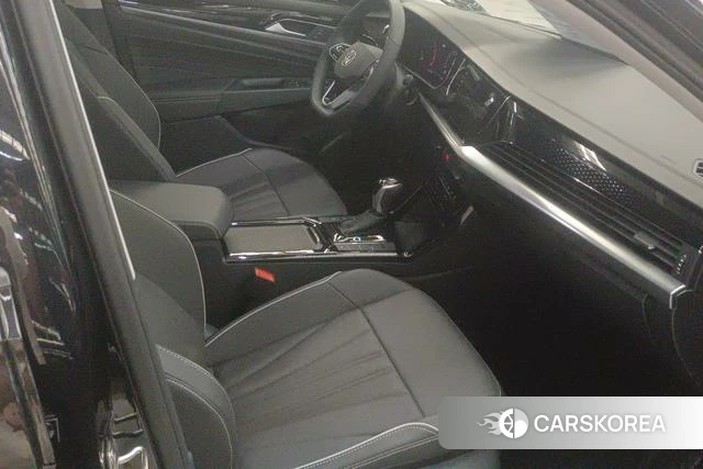 Volkswagen Passat 2024 Черный из Китая, фото 4