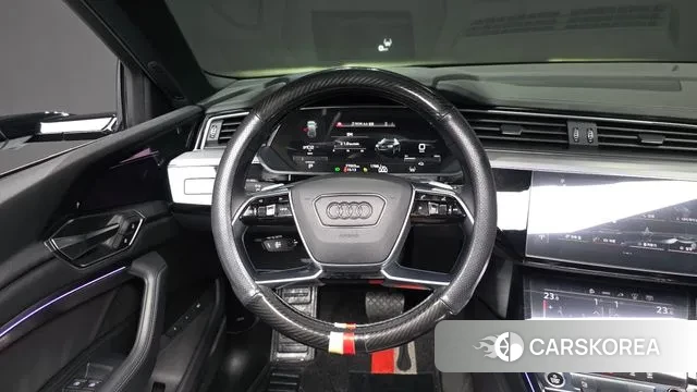 Audi e-Tron 2021 Черный из Кореи, фото 4