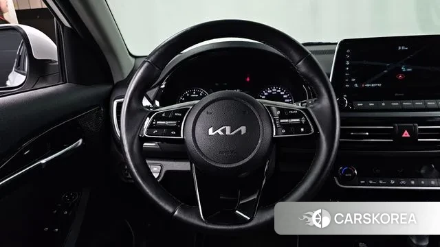 Kia Seltos 2022 Белый из Кореи, фото 4