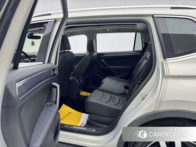 Volkswagen Tiguan L 2021 Серебристо-серый из Китая, фото 4