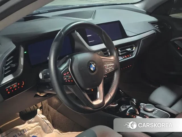 BMW 2 Series Gran Coupe (F44) 2023 Светло-серебряный цвет из Кореи, фото 4