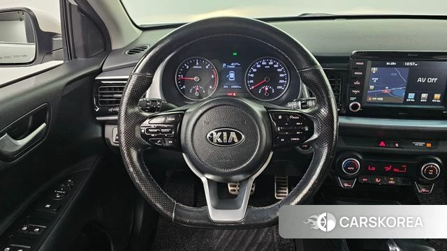 Kia Stonic 2018 Белый из Кореи, фото 4