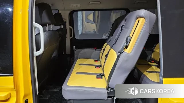 Hyundai Staria 2021 Желтый из Кореи, фото 4