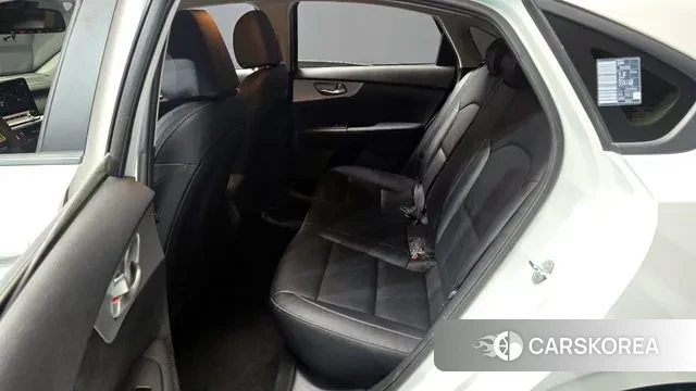 Kia The New K3 2nd generation 2021 Белый из Кореи, фото 4