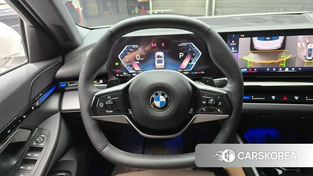 BMW 5 Series (G60) 2024 Белый из Кореи, фото 4