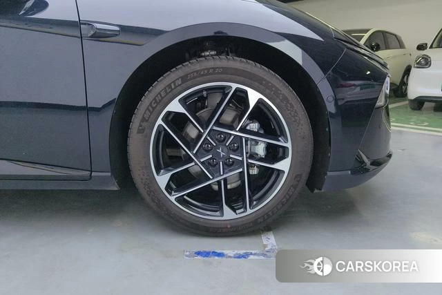 Xiaopeng Motors Xiaopeng P7+ 2024 Черный из Китая, фото 4