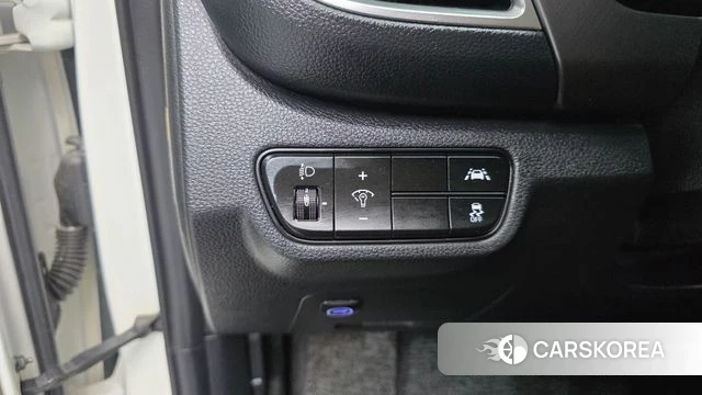 Kia Seltos 2019 Серебристо-серый из Кореи, фото 4