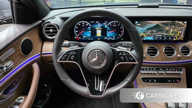 Mercedes-Benz E-Class W213 2023 Серебристо-серый из Кореи, фото 4