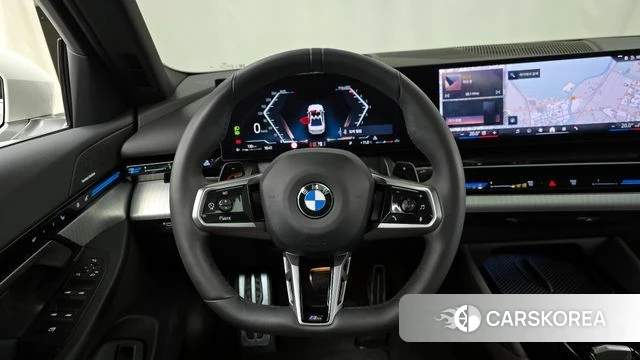 BMW 5 Series (G60) 2024 Белый из Кореи, фото 4