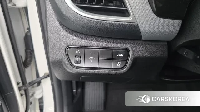 Kia Seltos 2022 Белый из Кореи, фото 4