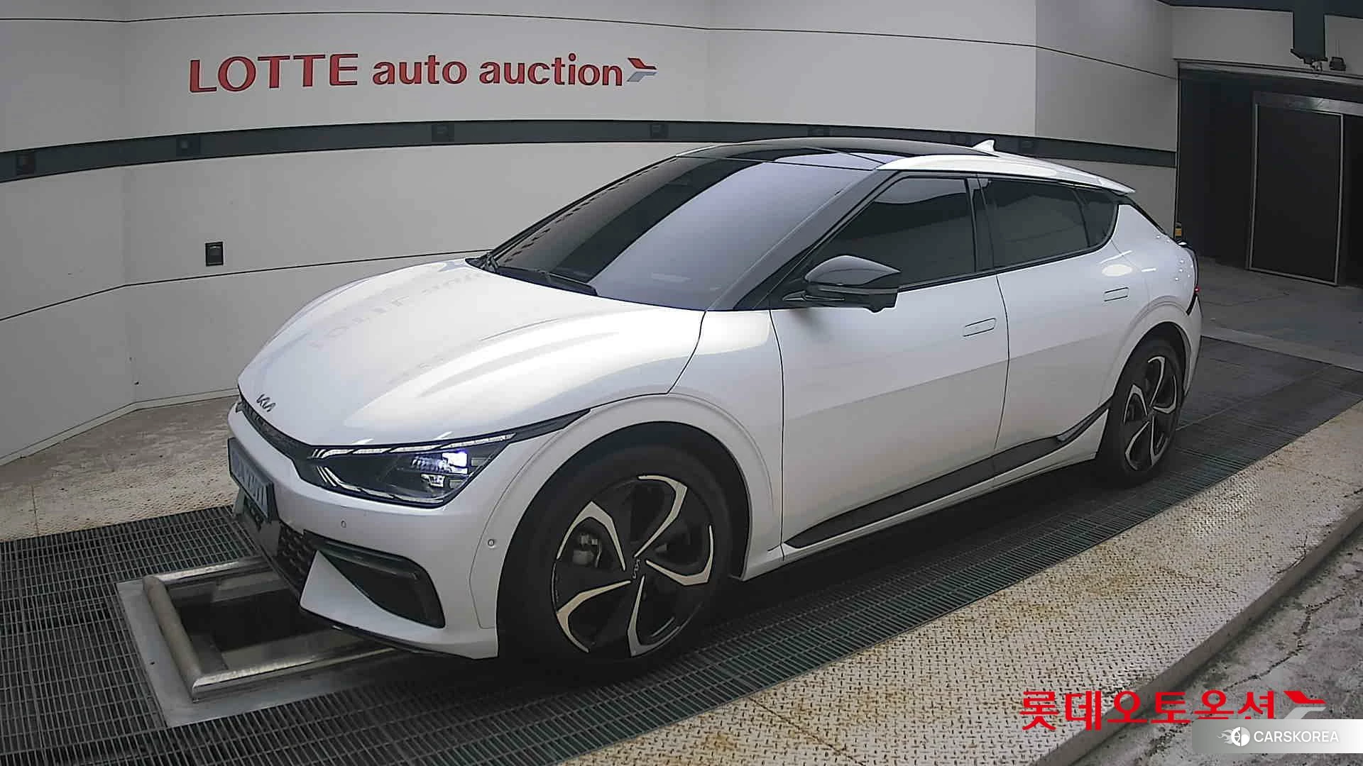 Kia EV6 2023 Белый из Кореи, фото 4