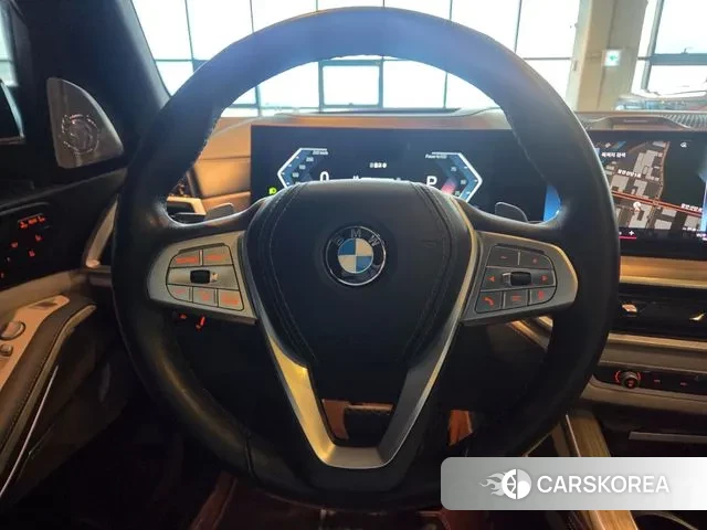 BMW X7 (G07) 2023 Серебристо-серый из Кореи, фото 4