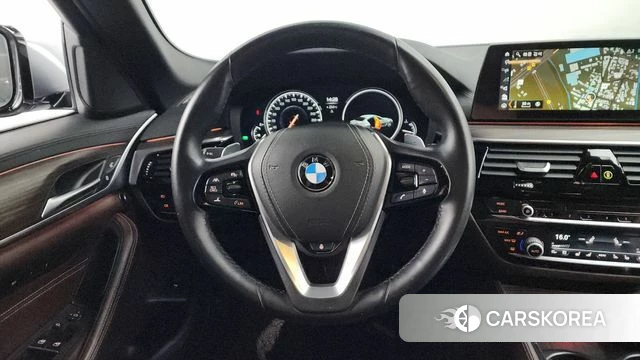 BMW 5 Series (G30) 2018 Светло-серебряный цвет из Кореи, фото 4