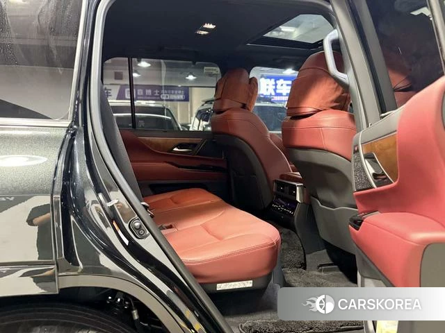 Lexus LX 2026 Черный из Китая, фото 4