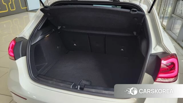 Mercedes-Benz A-Class W177 2023 Белый из Кореи, фото 4