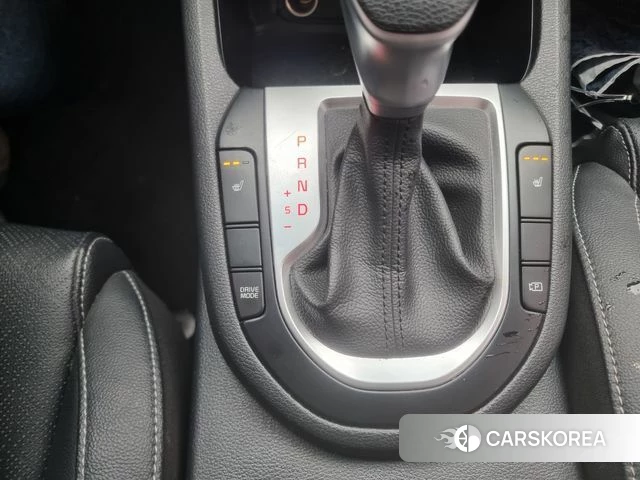 Kia The New K3 2nd generation 2021 Белый из Кореи, фото 4