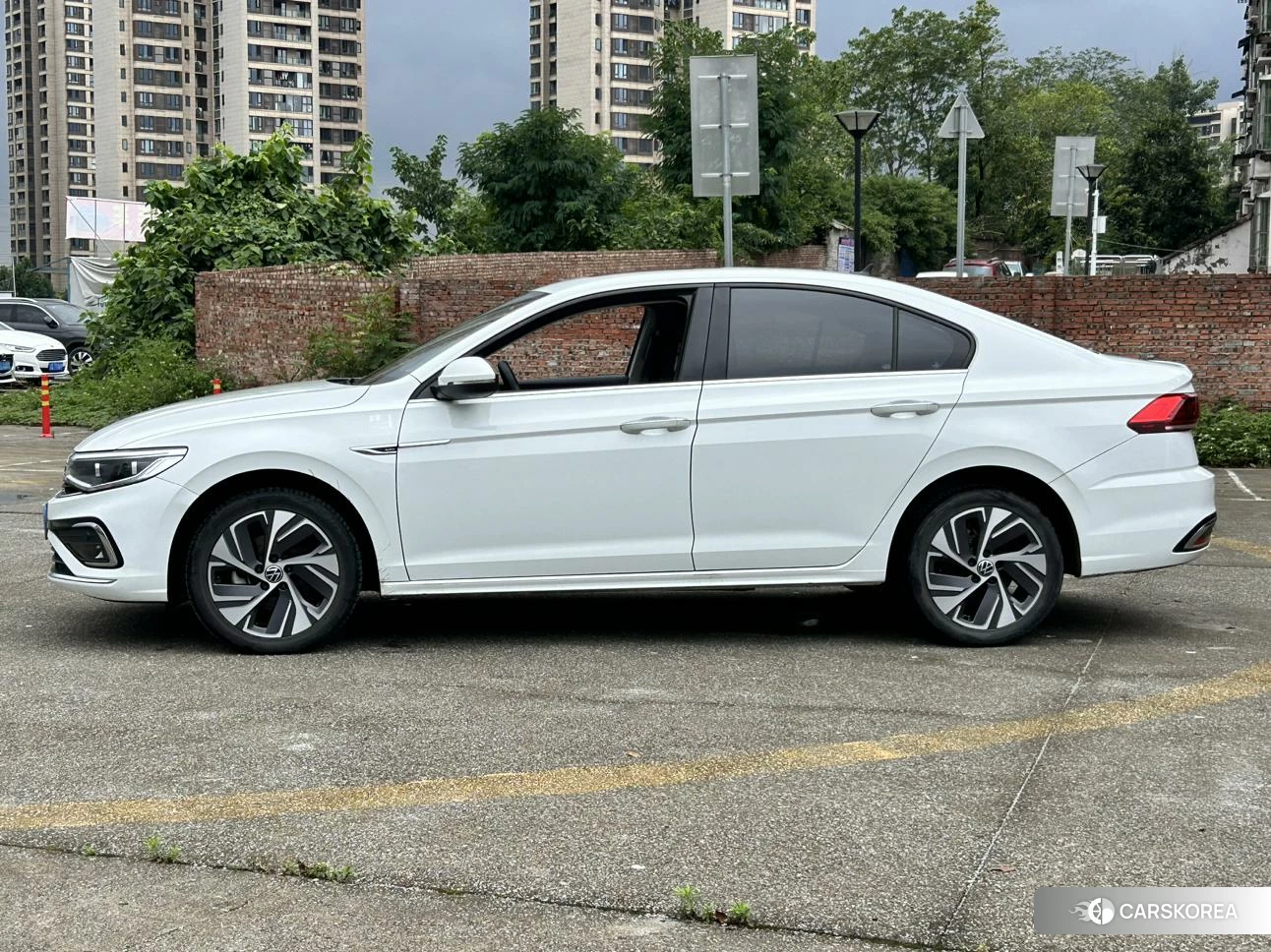 Volkswagen Bora 2022 Белый из Китая, фото 4