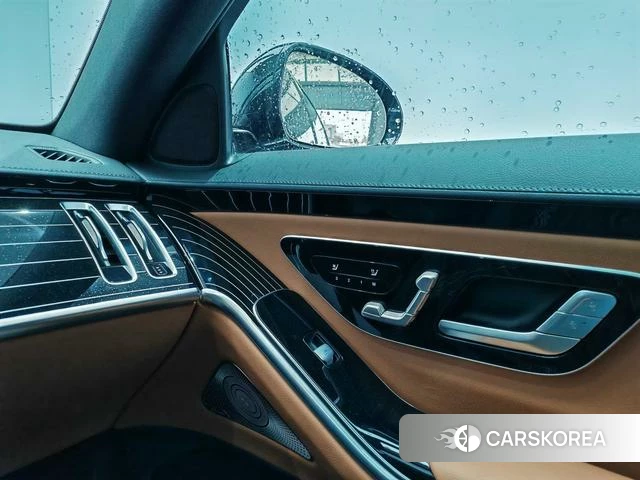 Mercedes-Benz S-class 2024 Черный из Китая, фото 4