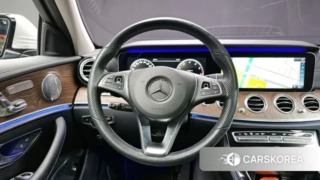 Mercedes-Benz E-Class W213 2018 Серебристо-серый из Кореи, фото 4