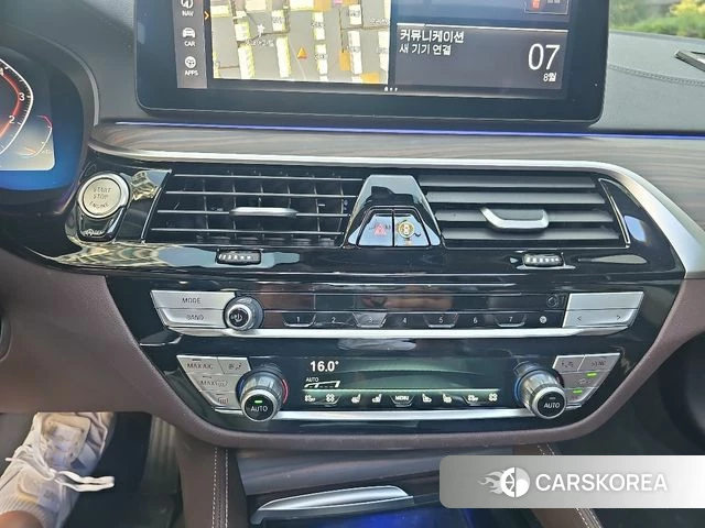 BMW 5 Series (G30) 2023 Черный из Кореи, фото 4
