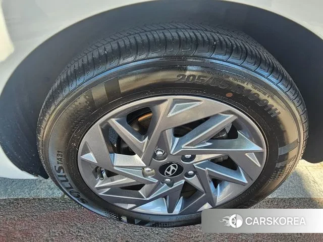 Hyundai The New Avante (CN7) 2023 Белый из Кореи, фото 4