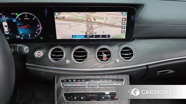 Mercedes-Benz E-Class W213 2021 Белый из Кореи, фото 4
