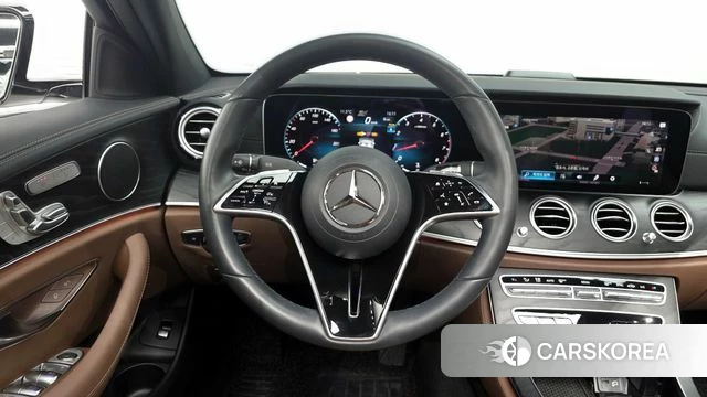 Mercedes-Benz E-Class W213 2023 Белый из Кореи, фото 4
