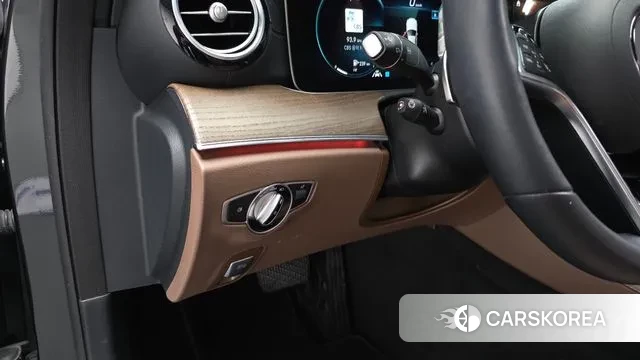 Mercedes-Benz E-Class W213 2022 Серый из Кореи, фото 4