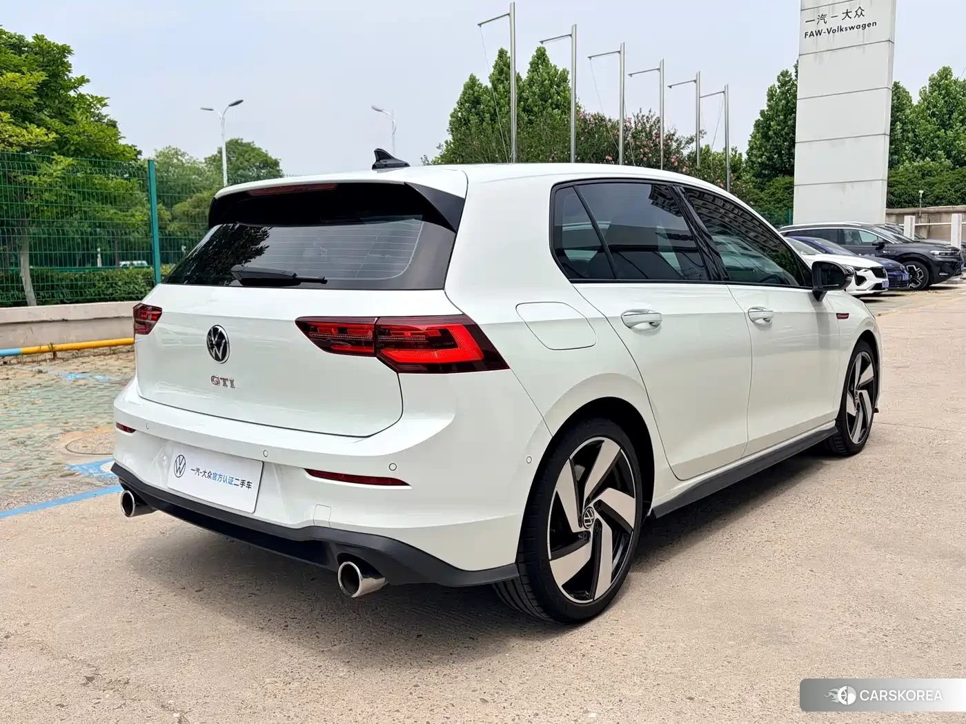 Volkswagen Golf 2022 Белый из Китая, фото 4