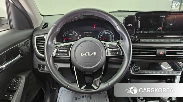 Kia Seltos 2022 Белый из Кореи, фото 4