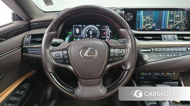 Lexus ES300h 7th generation 2021 Черный из Кореи, фото 4