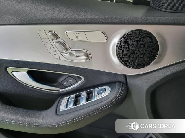 Mercedes-Benz C-Class W205 2018 Белый из Кореи, фото 4