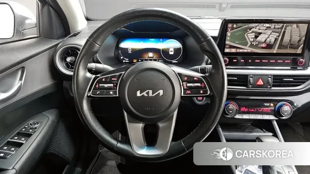 Kia The New K3 2nd generation 2022 Белый из Кореи, фото 4