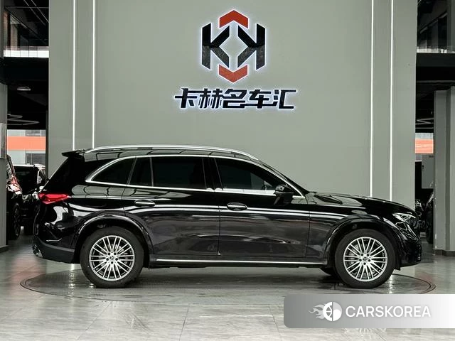 Mercedes-Benz GLC 2024 Черный из Китая, фото 4
