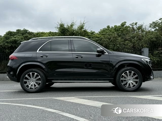 Mercedes-Benz GLE (import) 2024 Черный из Китая, фото 4