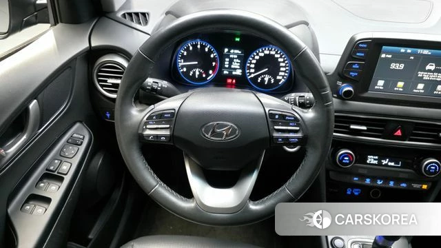 Hyundai Kona 2018 Серебристо-серый из Кореи, фото 4