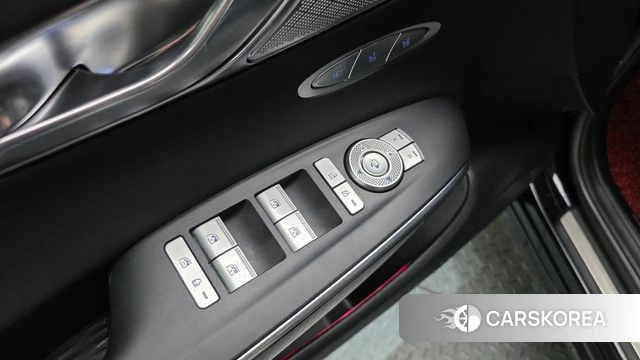 Genesis GV70 2021 Черный из Кореи, фото 4