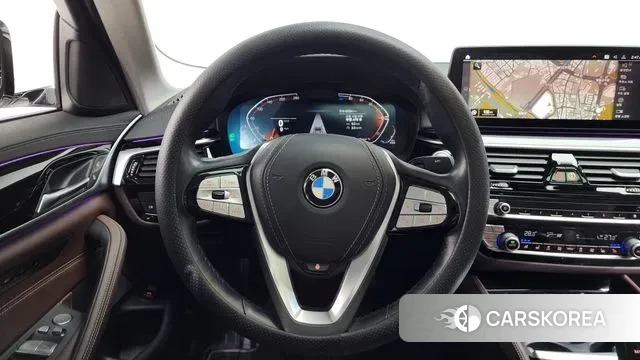 BMW 5 Series (G30) 2021 Белый из Кореи, фото 4