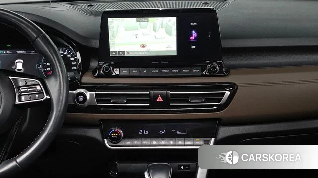 Kia Seltos 2022 Белый из Кореи, фото 4