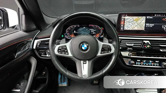 BMW 5 Series (G30) 2022 Белый из Кореи, фото 4