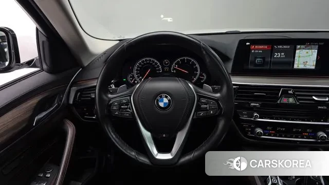 BMW 5 Series (G30) 2018 Белый из Кореи, фото 4