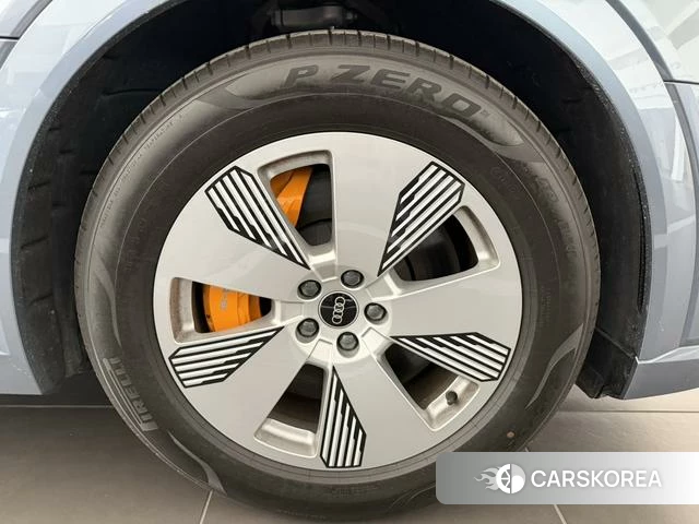 Audi e-tron 2026 Синий из Китая, фото 4