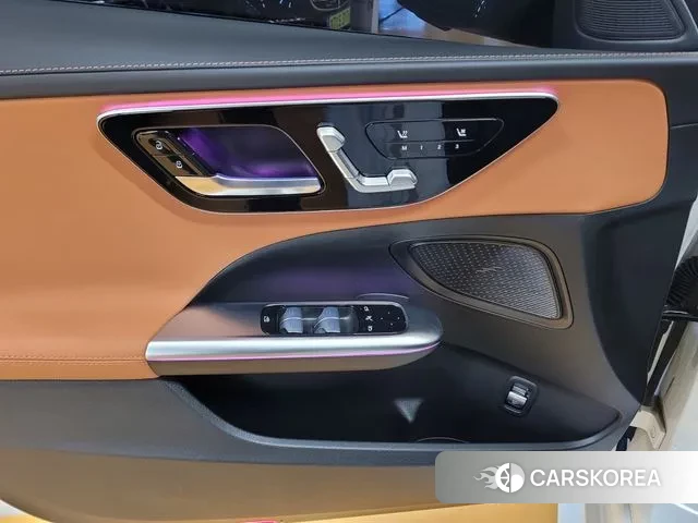 Mercedes-Benz C-Class W206 2025 Белый из Кореи, фото 4