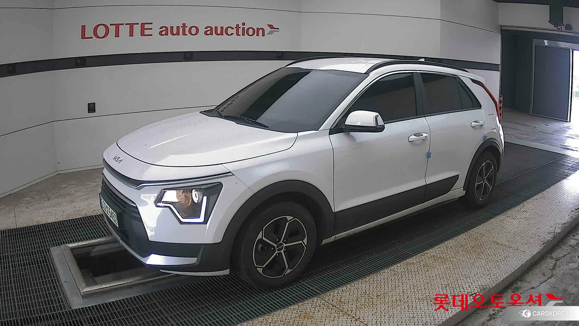 Kia Niro Hybrid 2024 Snow White Pearl из Кореи, фото 4