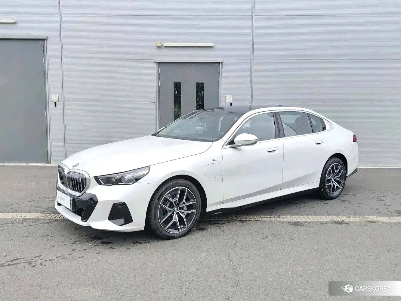 BMW i5 2025 Белый из Китая, фото 4